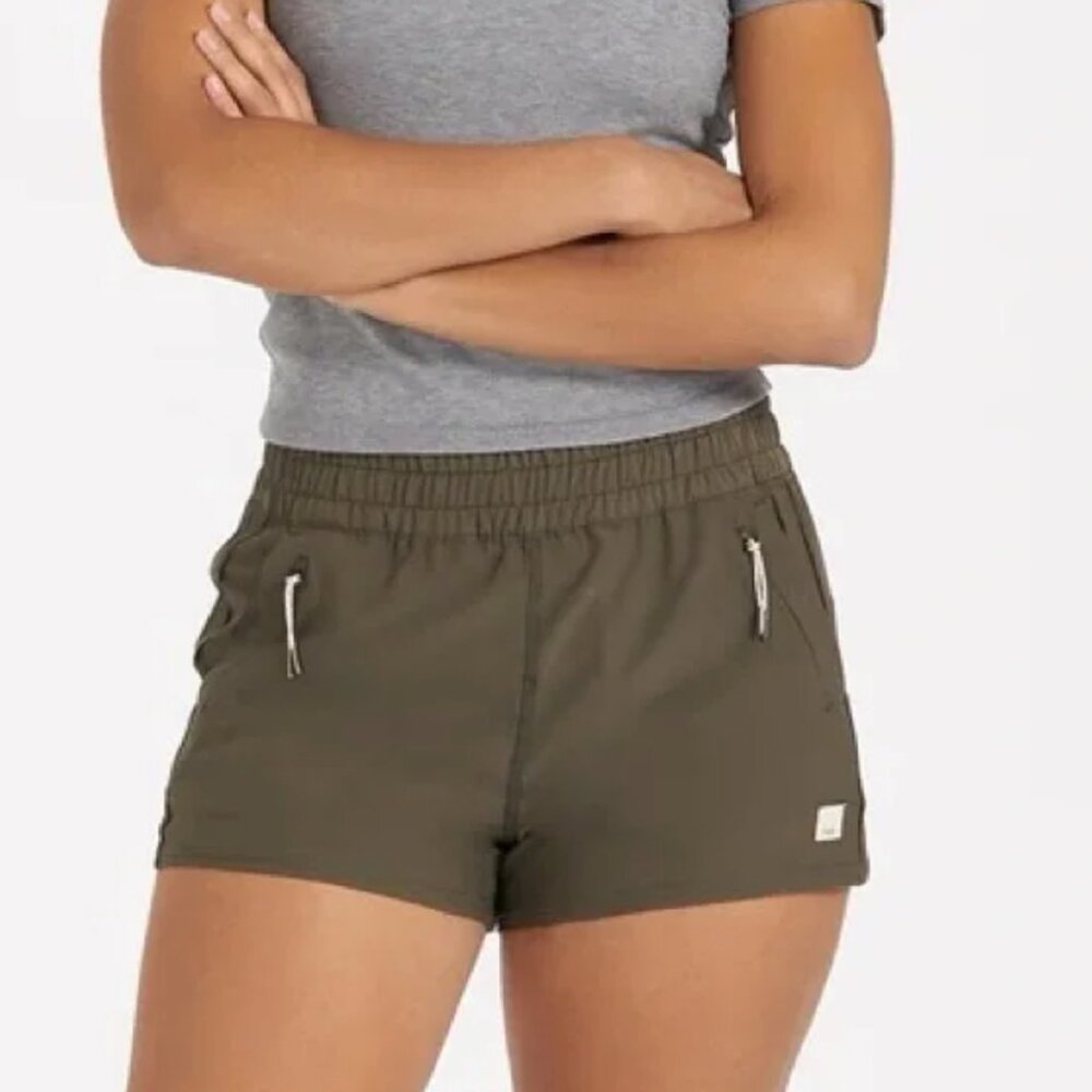 Vuori Dash Shorts - Oregano - Small